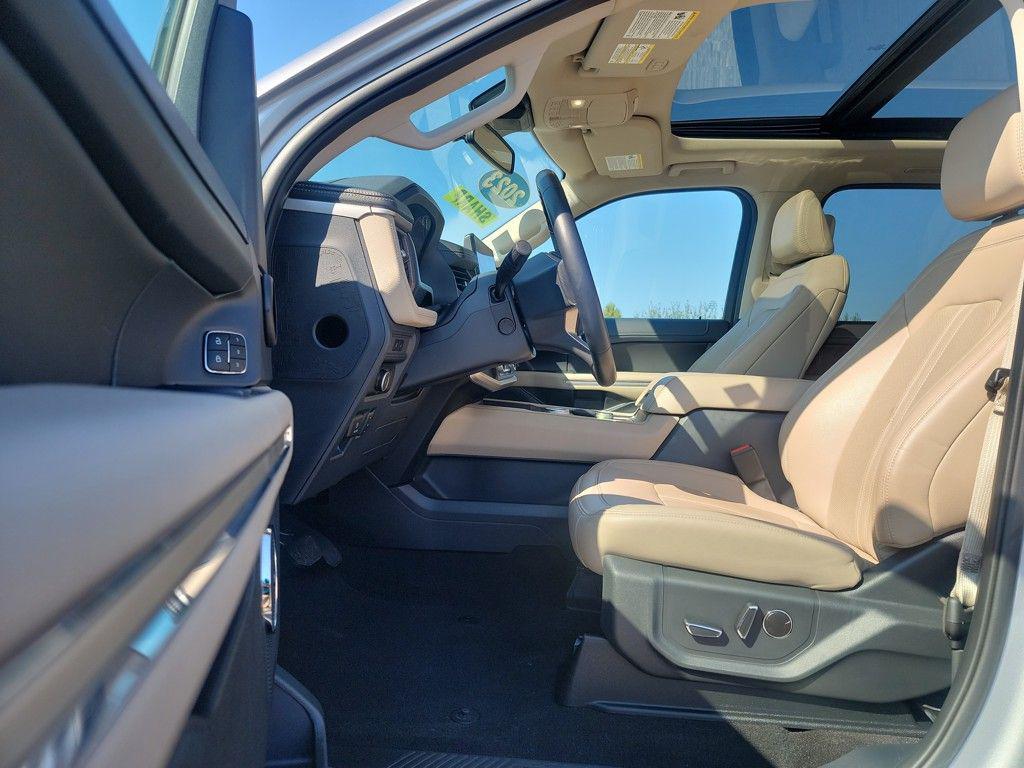 used 2023 Ford Expedition car, priced at $51,500