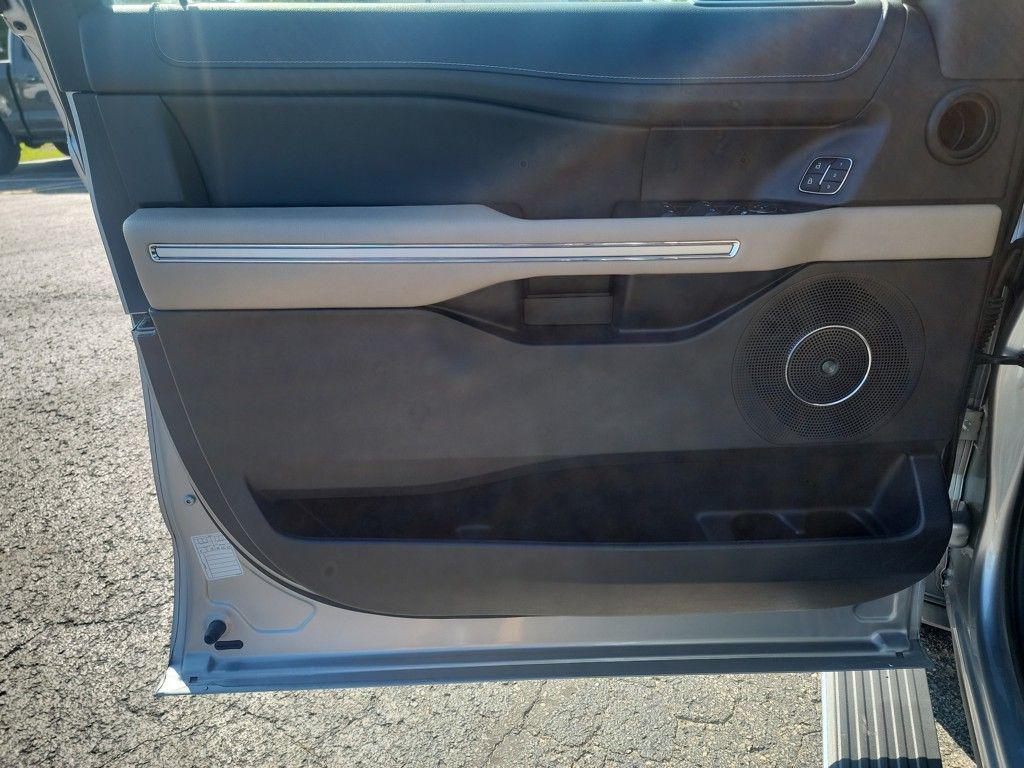used 2023 Ford Expedition car, priced at $51,500
