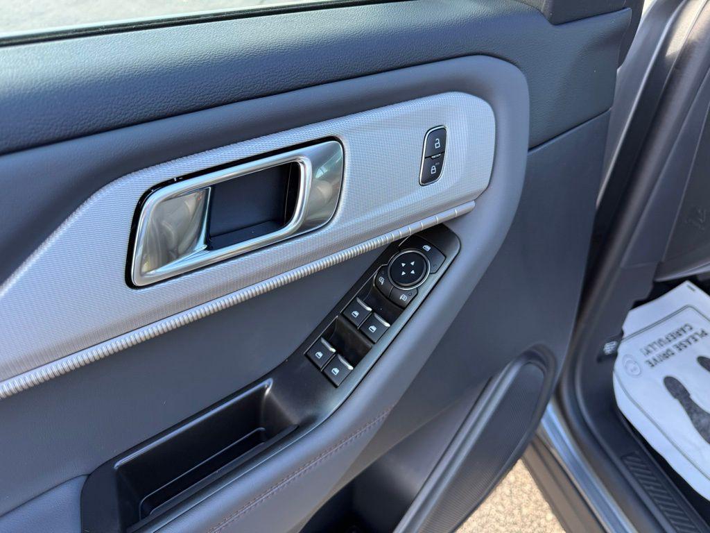 new 2025 Ford Explorer car, priced at $45,542