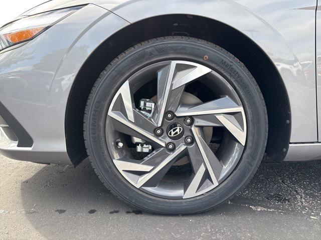 new 2025 Hyundai Elantra car, priced at $25,165