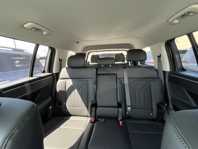 new 2025 Hyundai Santa Fe car, priced at $40,900