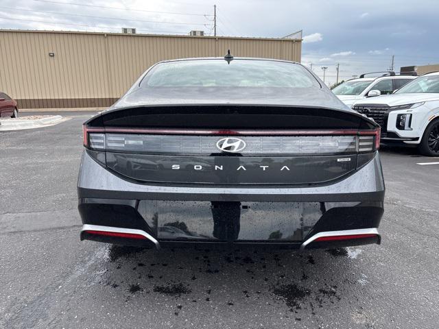 new 2025 Hyundai Sonata Hybrid car, priced at $33,248
