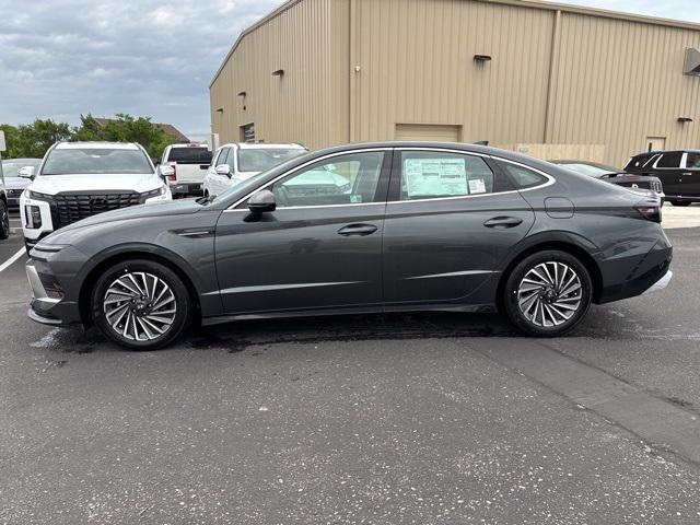 new 2025 Hyundai Sonata Hybrid car, priced at $33,248
