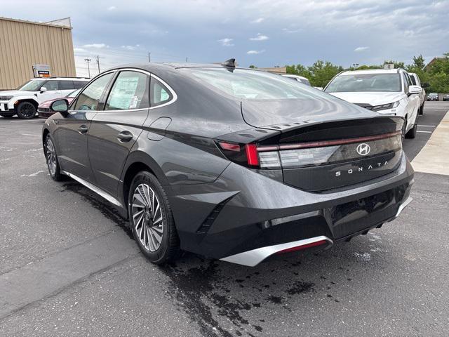 new 2025 Hyundai Sonata Hybrid car, priced at $33,248