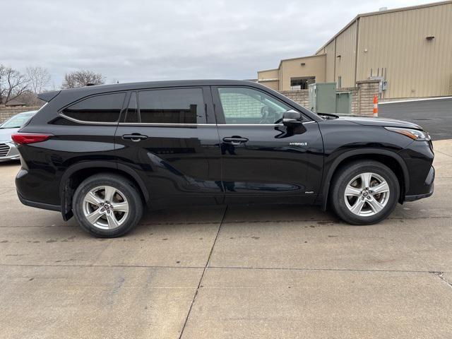 used 2020 Toyota Highlander Hybrid car, priced at $32,498