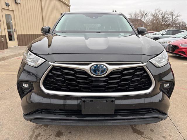 used 2020 Toyota Highlander Hybrid car, priced at $32,498