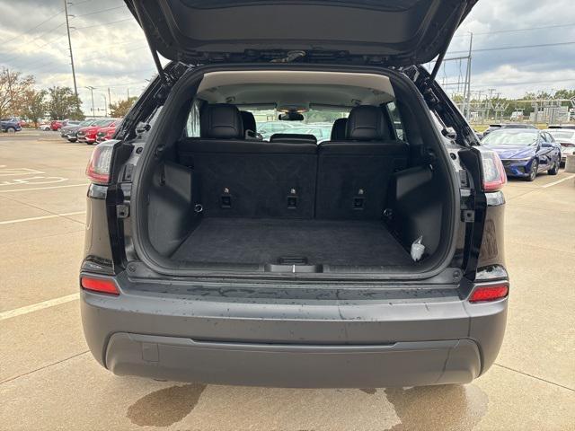 used 2019 Jeep Cherokee car, priced at $19,498