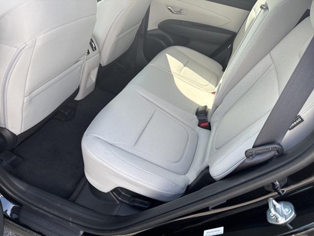 new 2025 Hyundai TUCSON Hybrid car, priced at $35,250