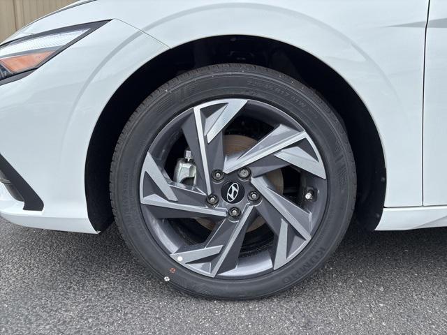 new 2025 Hyundai Elantra car, priced at $25,375