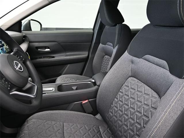 new 2025 Nissan Kicks car, priced at $29,665