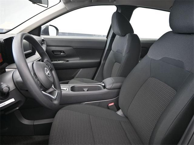 new 2025 Nissan Kicks car, priced at $23,281