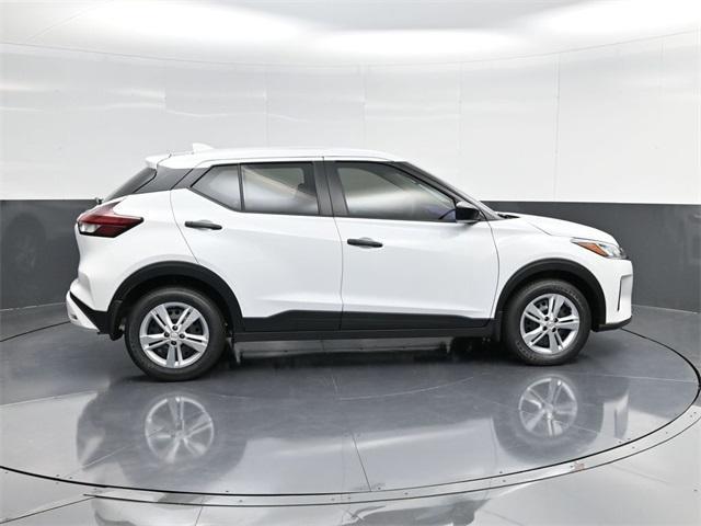 new 2025 Nissan Kicks Play car, priced at $23,179