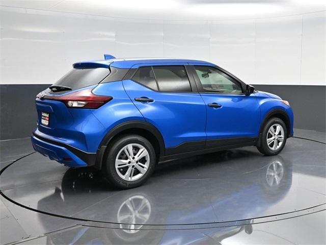 new 2025 Nissan Kicks Play car, priced at $23,580