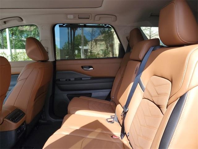 new 2025 Nissan Pathfinder car, priced at $48,985