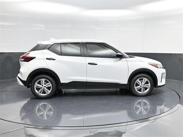 new 2025 Nissan Kicks Play car, priced at $23,179
