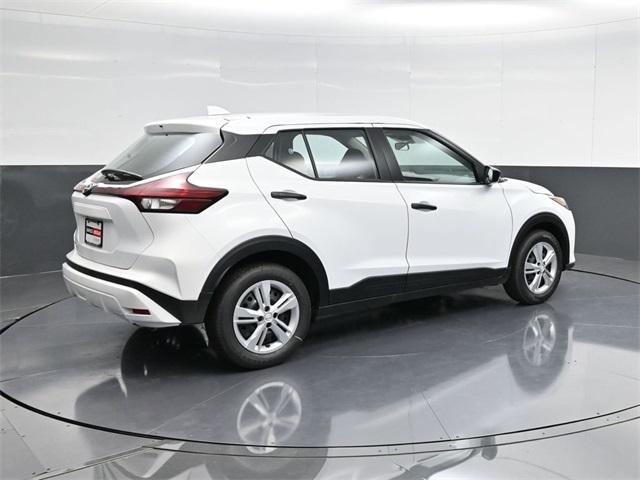 new 2025 Nissan Kicks Play car, priced at $22,661