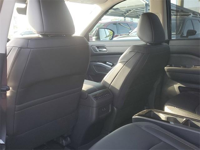 new 2025 Nissan Pathfinder car, priced at $49,555