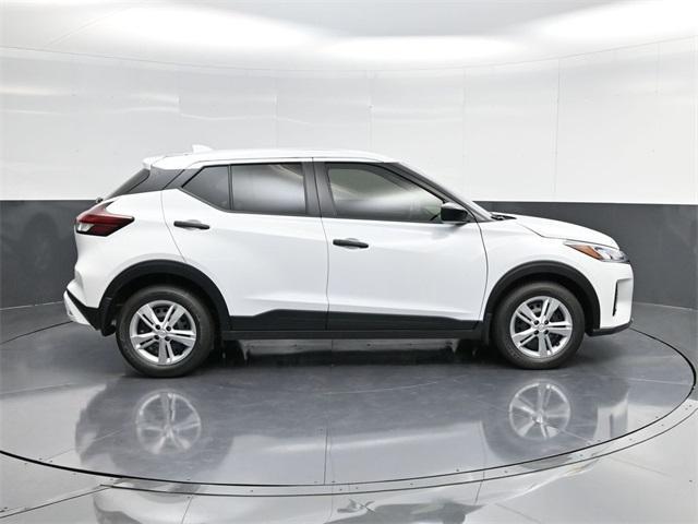 new 2025 Nissan Kicks Play car, priced at $23,179