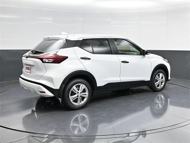 new 2025 Nissan Kicks Play car, priced at $23,179