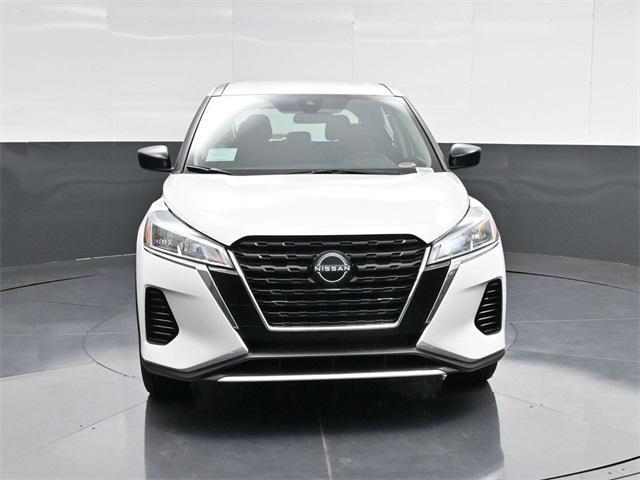 new 2025 Nissan Kicks Play car, priced at $22,661