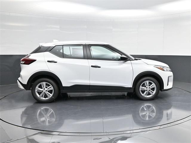 new 2025 Nissan Kicks Play car, priced at $22,661