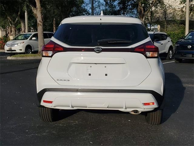 new 2025 Nissan Kicks Play car, priced at $23,179
