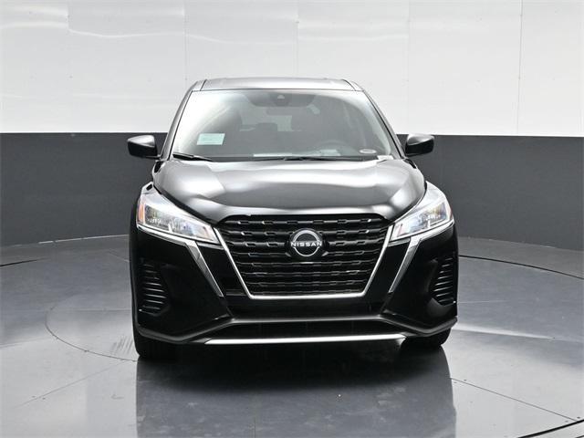 new 2025 Nissan Kicks Play car, priced at $23,179