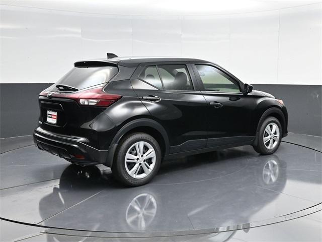 new 2025 Nissan Kicks Play car, priced at $23,179