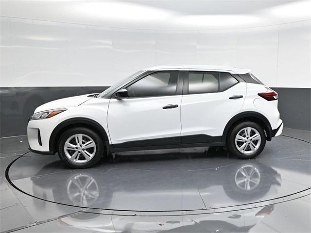 new 2025 Nissan Kicks Play car, priced at $23,179