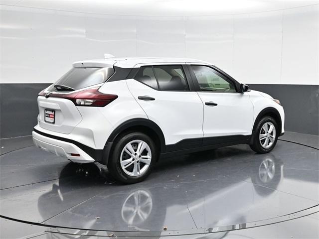 new 2025 Nissan Kicks Play car, priced at $23,179