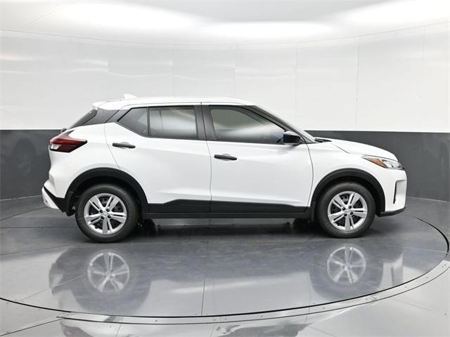 new 2025 Nissan Kicks Play car, priced at $23,179