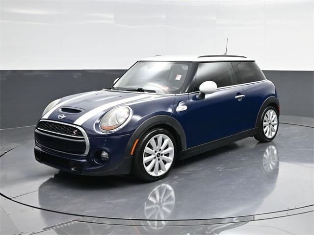 used 2016 MINI Hardtop car, priced at $14,000