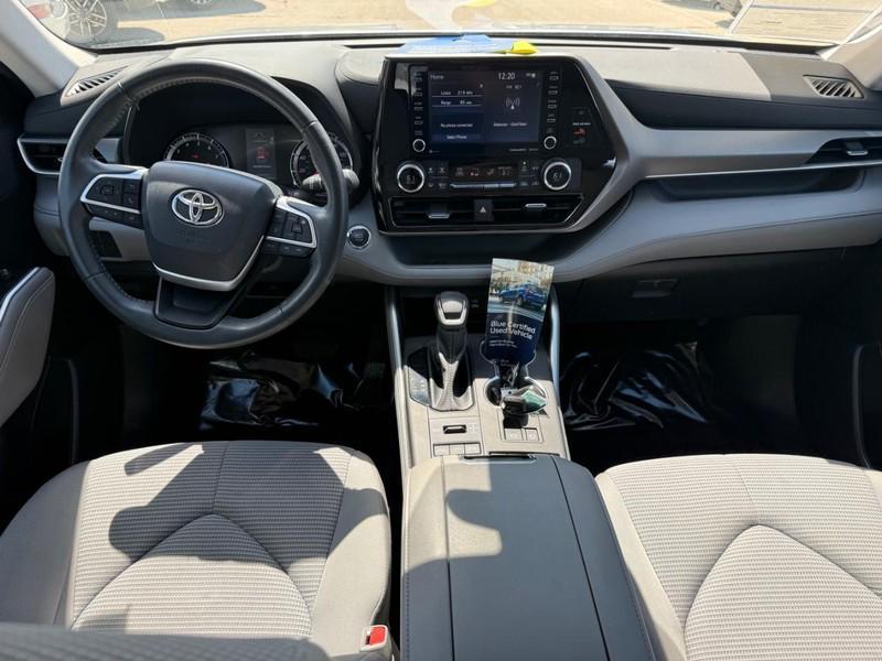 used 2022 Toyota Highlander car, priced at $29,995