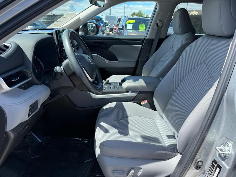 used 2022 Toyota Highlander car, priced at $29,995