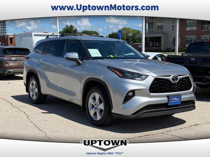 used 2022 Toyota Highlander car, priced at $31,995
