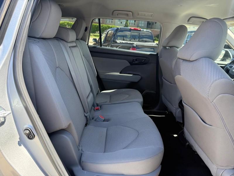 used 2022 Toyota Highlander car, priced at $29,995
