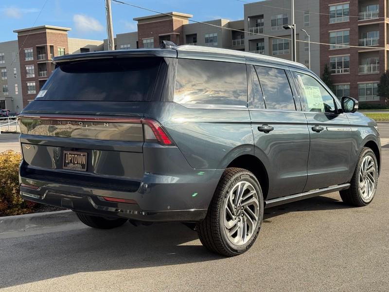 new 2025 Lincoln Navigator car, priced at $101,940