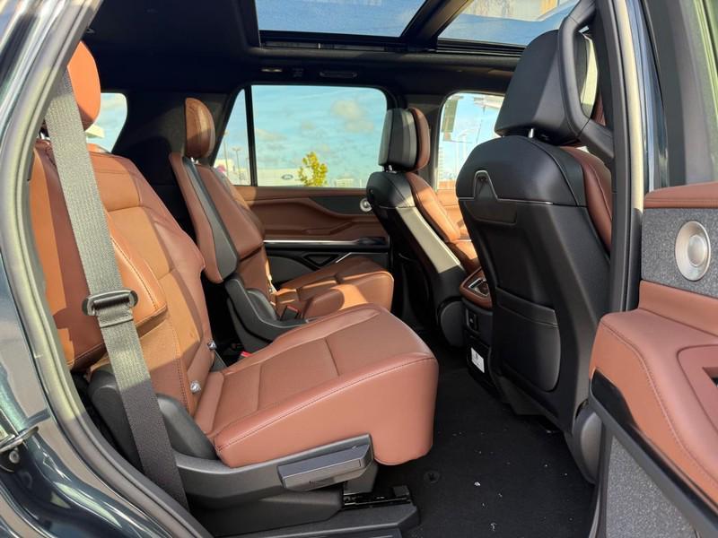 new 2025 Lincoln Navigator car, priced at $101,940