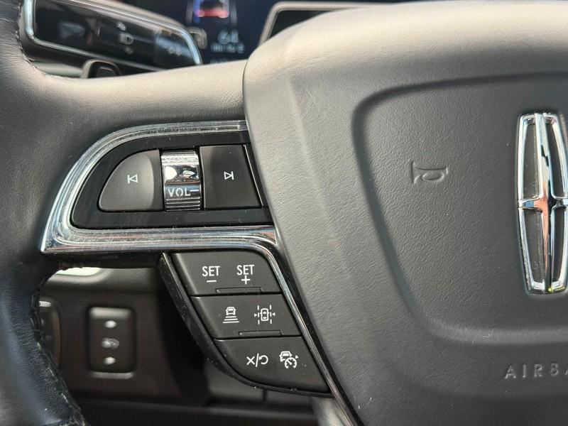 used 2022 Lincoln Navigator car, priced at $61,995