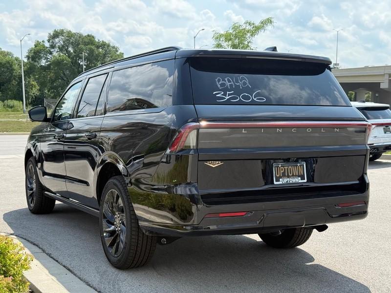 new 2025 Lincoln Navigator car, priced at $108,145