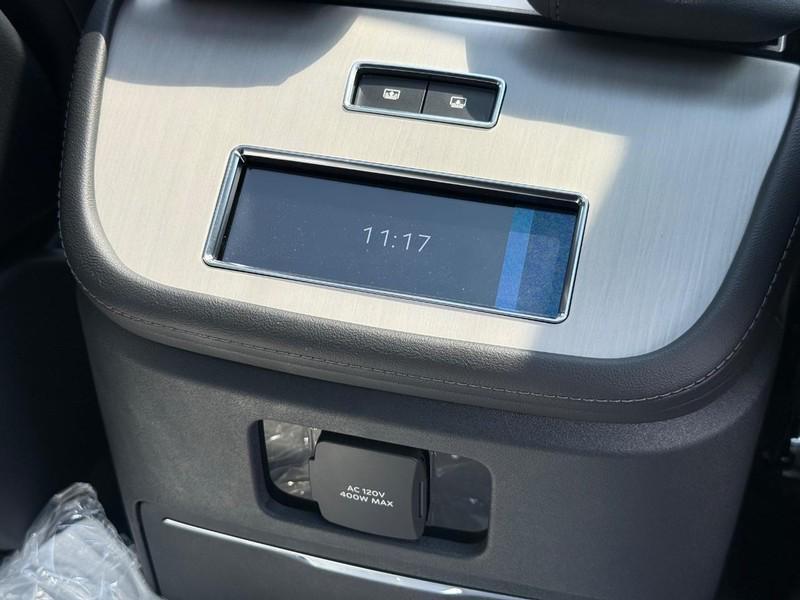 new 2025 Lincoln Navigator car, priced at $108,145