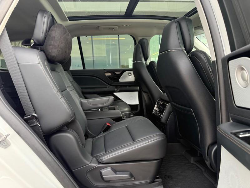 new 2025 Lincoln Aviator car, priced at $90,945