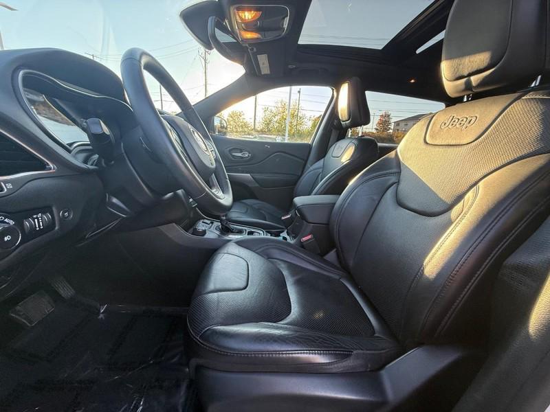 used 2019 Jeep Cherokee car