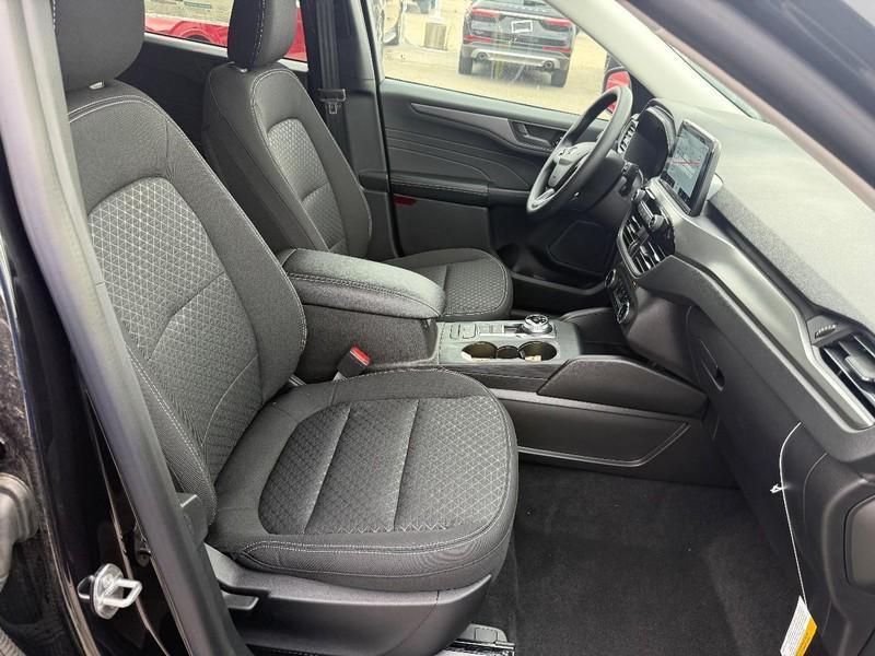 new 2025 Ford Escape car, priced at $30,138