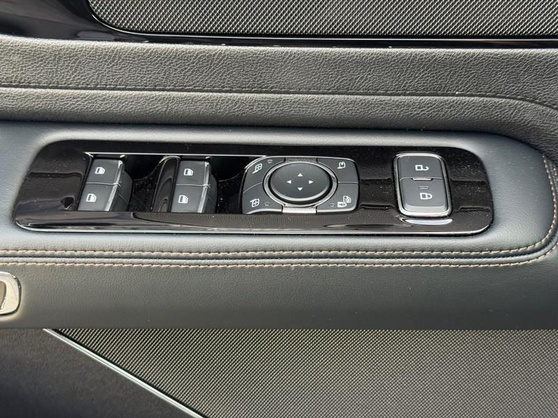 new 2025 Lincoln Aviator car, priced at $71,246