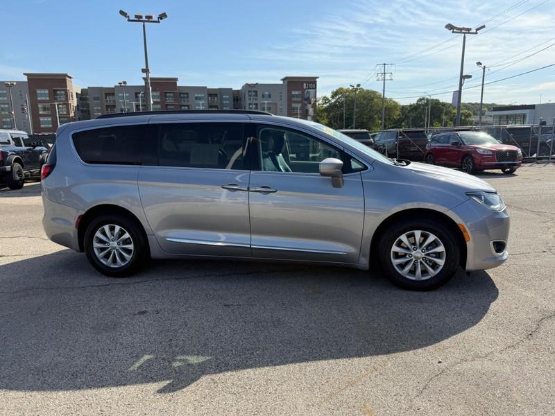 used 2017 Chrysler Pacifica car, priced at $11,995