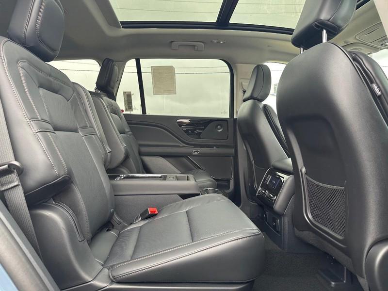 new 2025 Lincoln Aviator car, priced at $72,082
