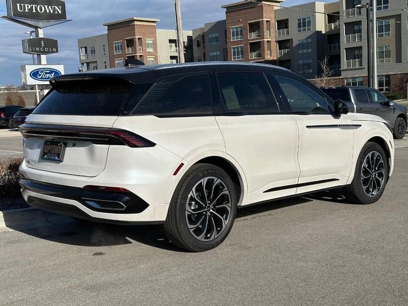 new 2025 Lincoln Nautilus car, priced at $60,917