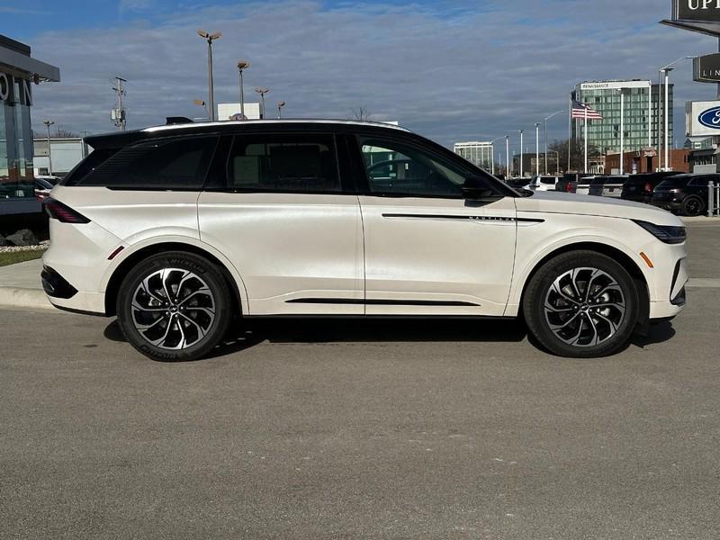 new 2025 Lincoln Nautilus car, priced at $60,917
