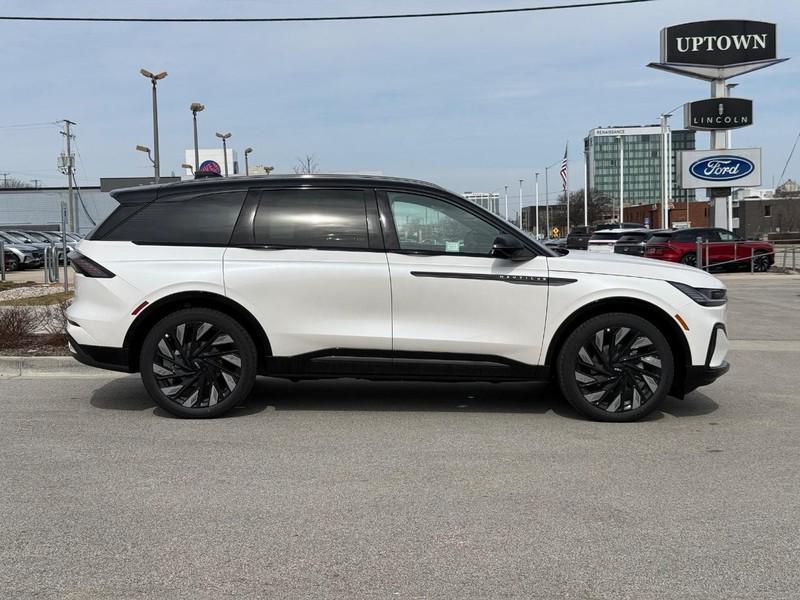 new 2025 Lincoln Nautilus car, priced at $67,056